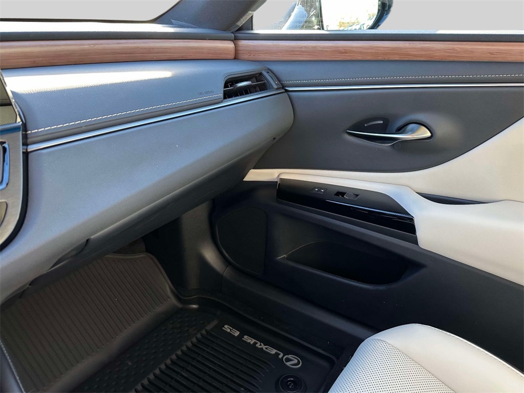 new 2025 Lexus ES car, priced at $50,144