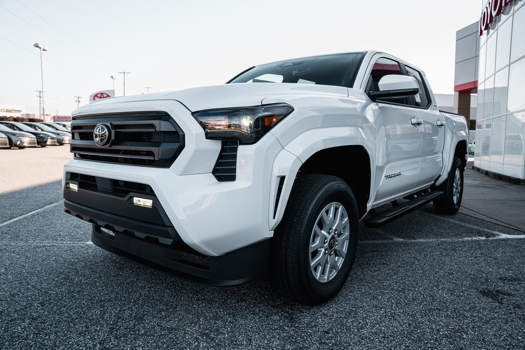 2025 Toyota Tacoma SR5 Double Cab photo 2
