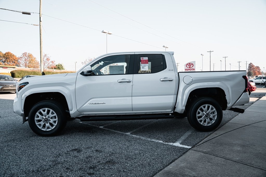 2025 Toyota Tacoma SR5 Double Cab photo 3