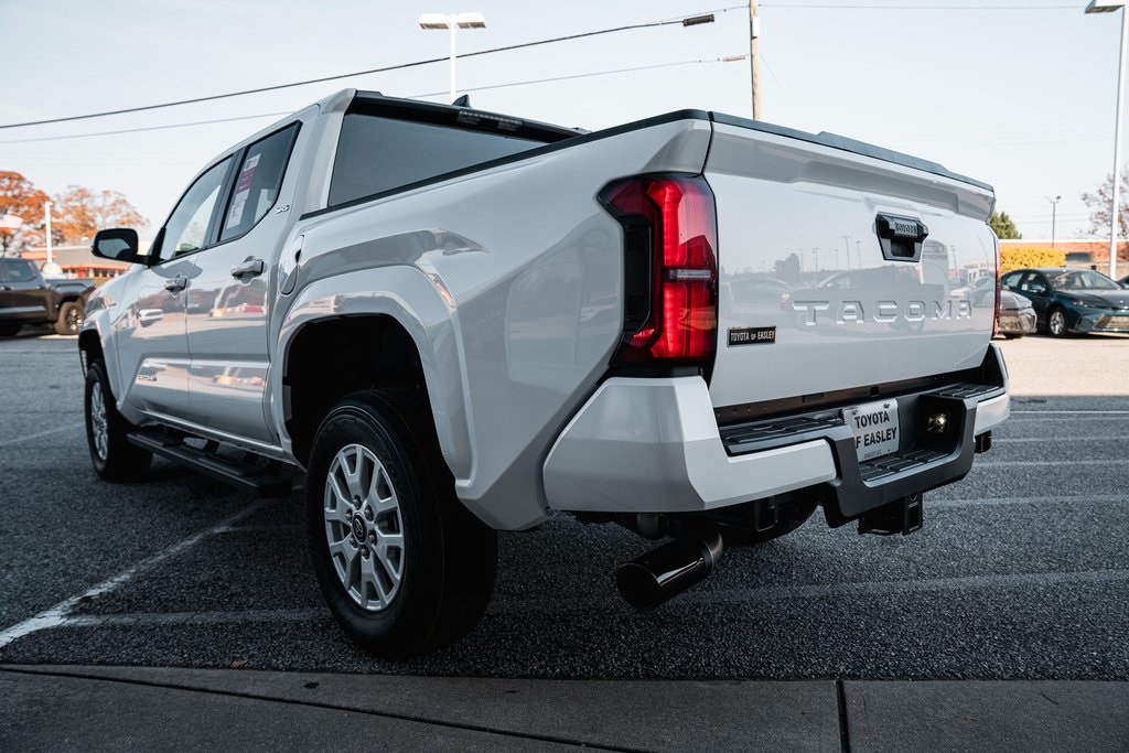 2025 Toyota Tacoma SR5 Double Cab photo 4