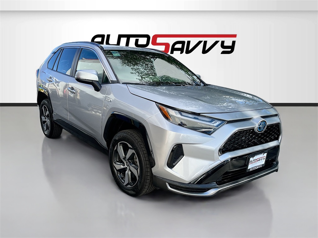 2024 Toyota RAV4 SE's photo