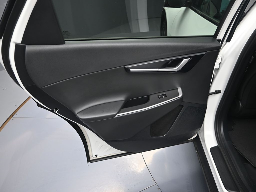 2024 Kia EV6 Light photo 18