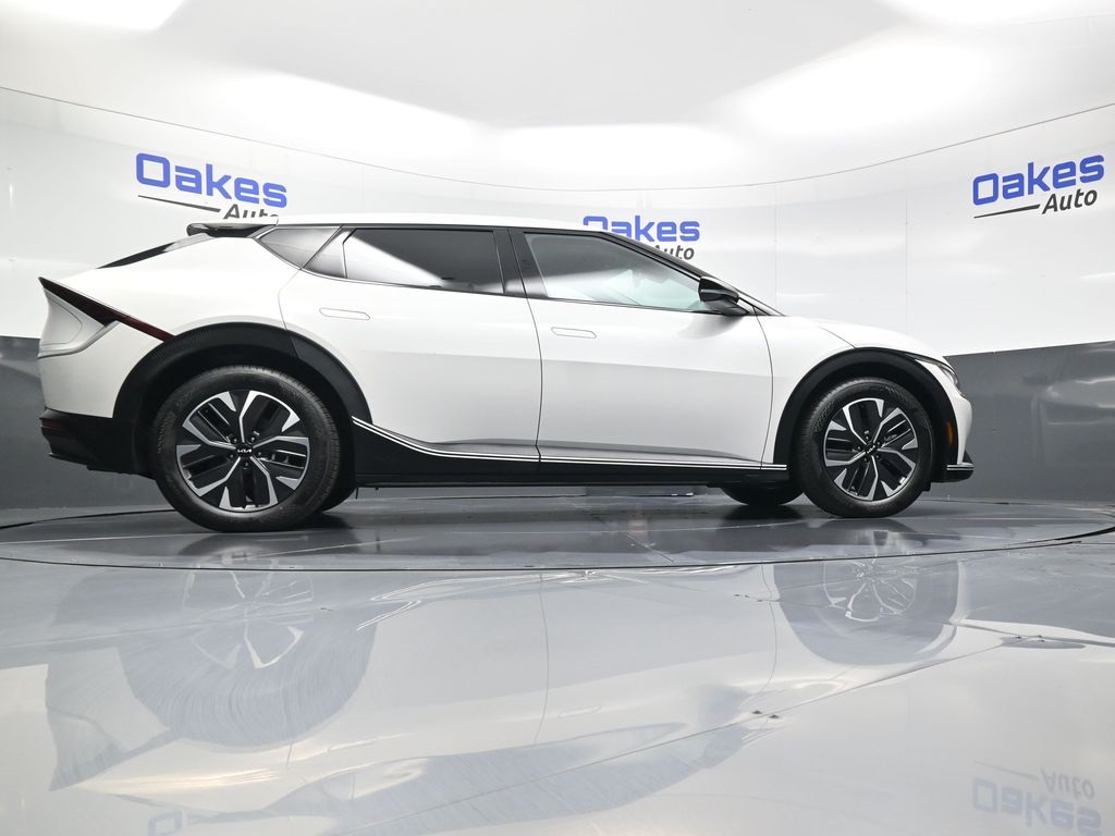 2024 Kia EV6 Light photo 35