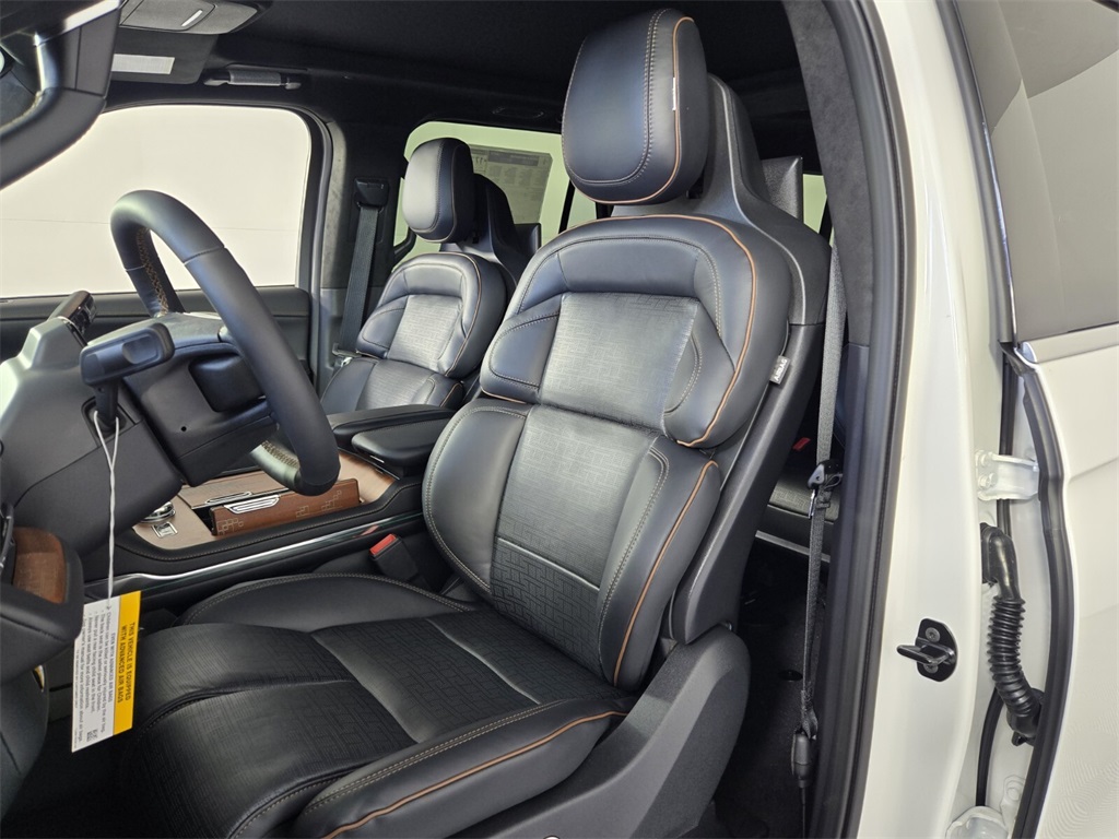 new 2026 Lincoln Navigator L car, priced at $127,535