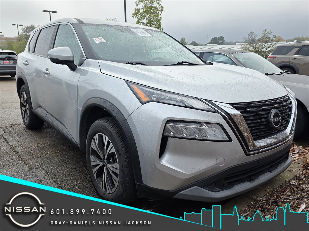 2022 Nissan Rogue SV's photo