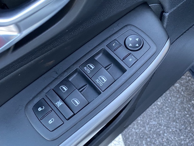 used 2022 Jeep Cherokee car, priced at $19,998