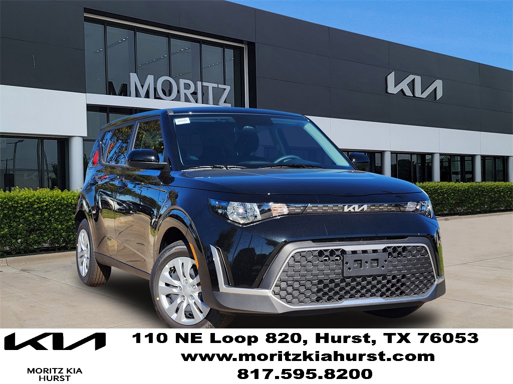 2025 Kia Soul LX's photo