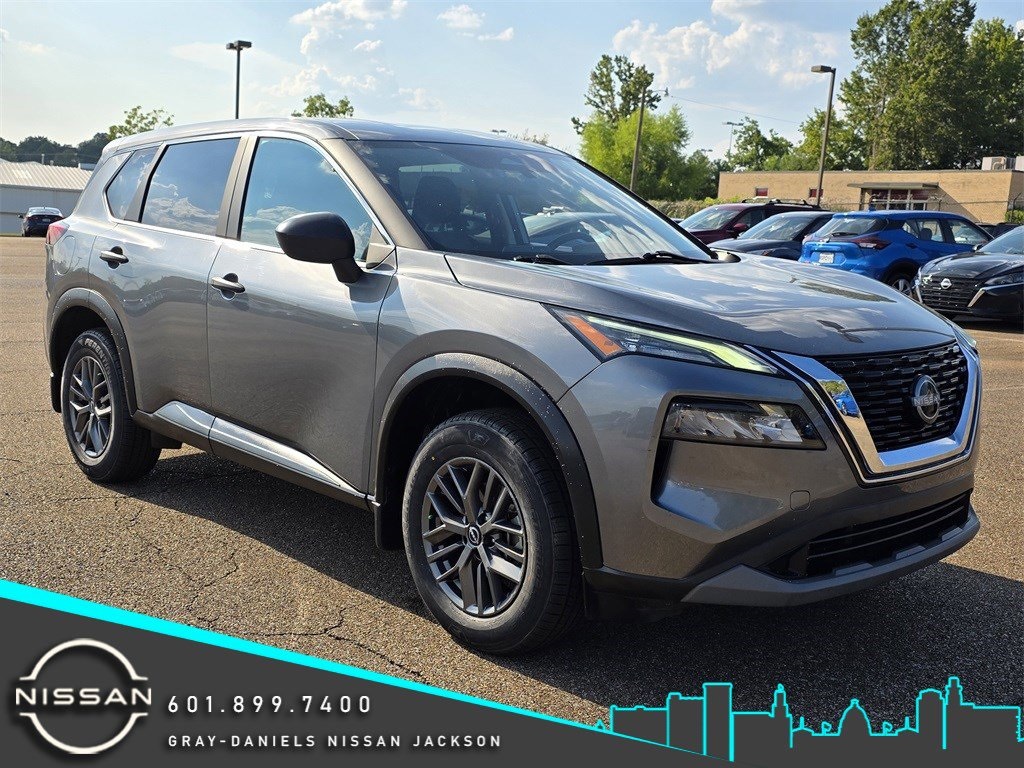 2023 Nissan Rogue S's photo