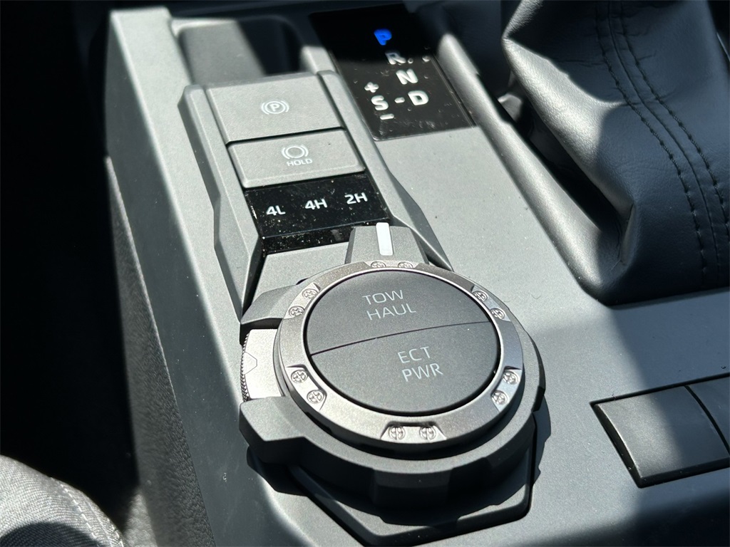 2025 Toyota Tacoma SR5 Double Cab photo 18