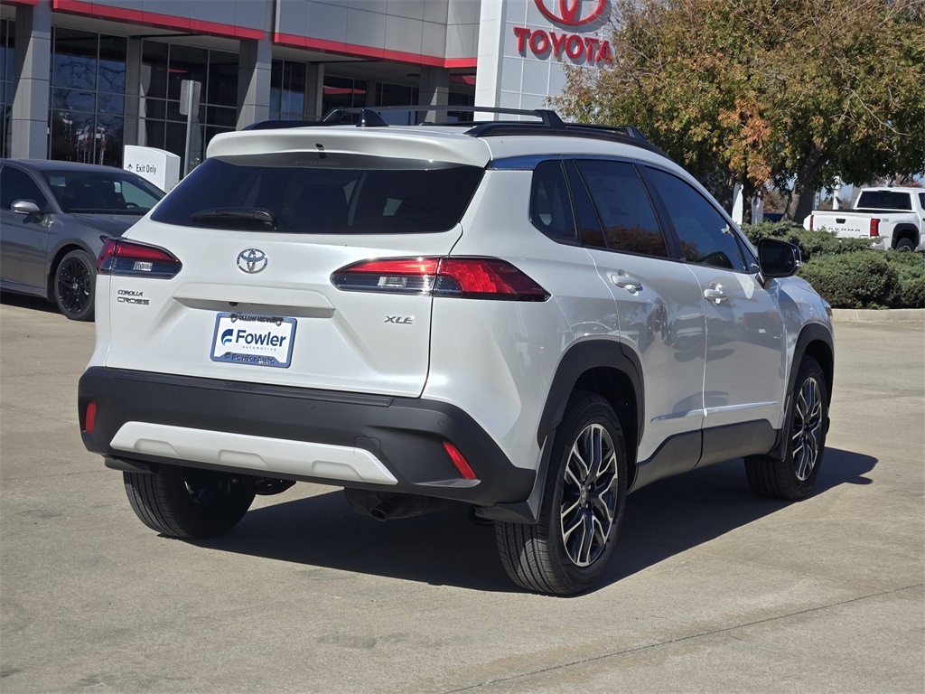 2026 Toyota Corolla Cross XLE photo 3
