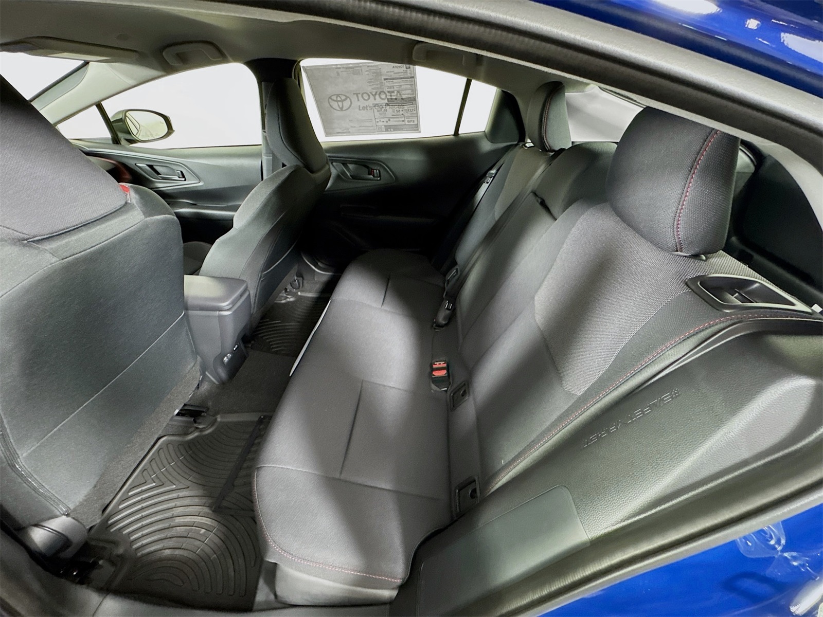 2025 Toyota Prius Plug-in Hybrid SE photo 13