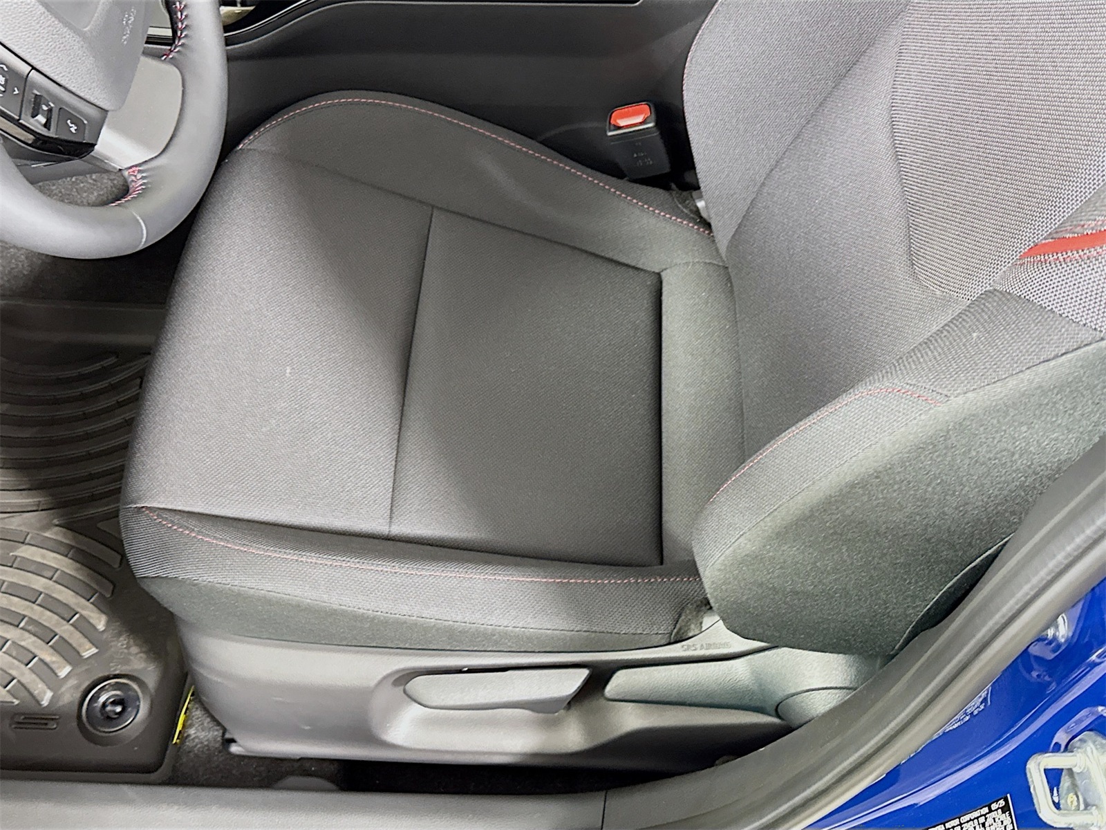 2025 Toyota Prius Plug-in Hybrid SE photo 16