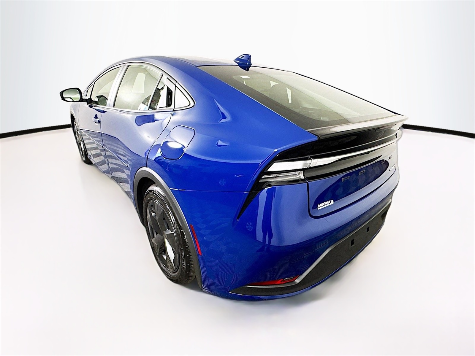 2025 Toyota Prius Plug-in Hybrid SE photo 4