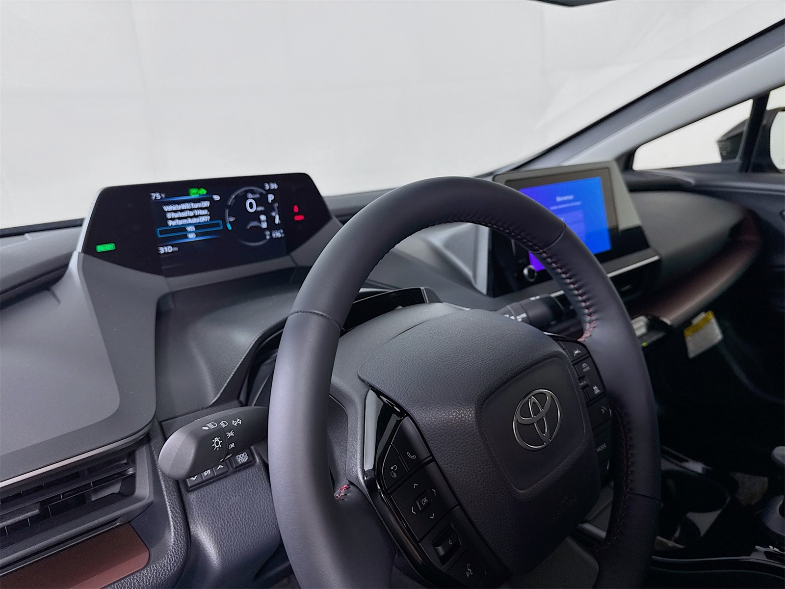 2025 Toyota Prius Plug-in Hybrid SE photo 6