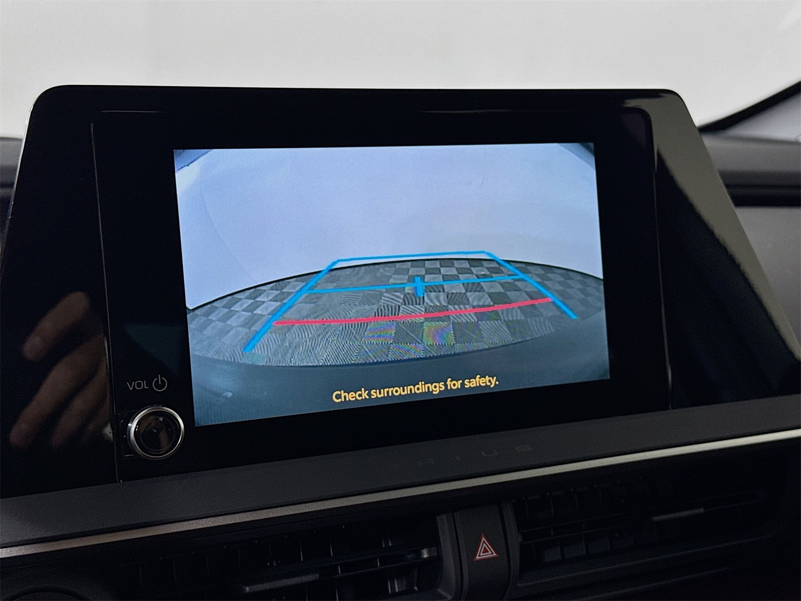 2025 Toyota Prius Plug-in Hybrid SE photo 9