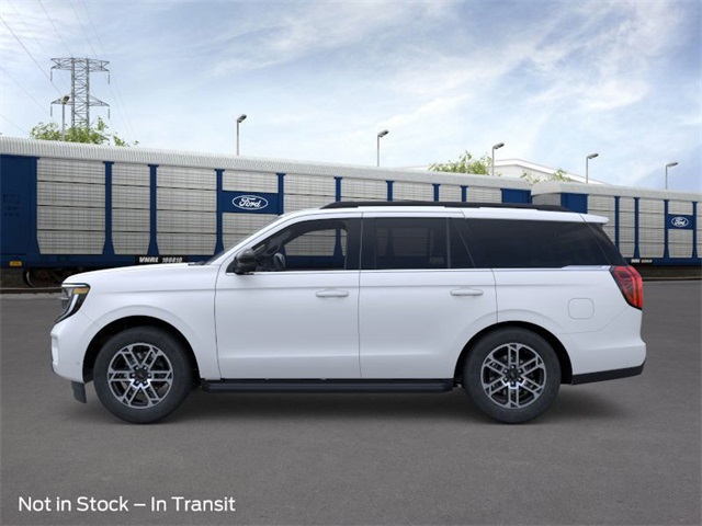 2025 Ford Expedition photo 2
