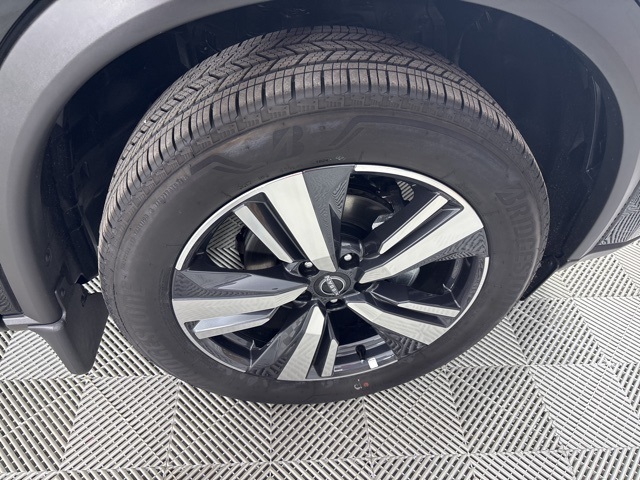 2025 Super Black Nissan Rogue SL FWD SUV