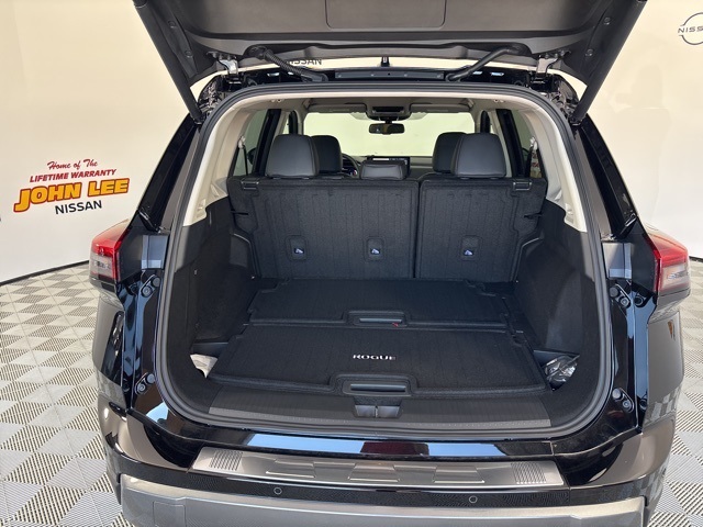 2025 Super Black Nissan Rogue SL FWD SUV