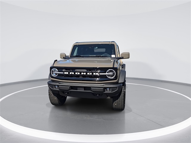 2025 Ford Bronco Outer Banks photo 2