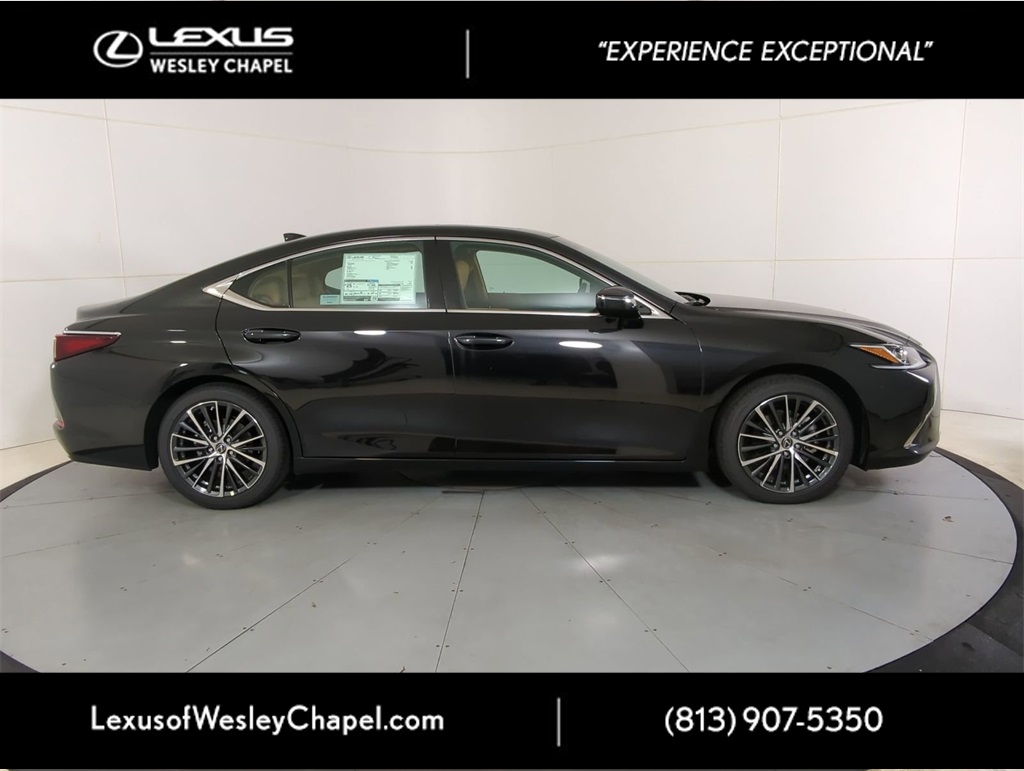 2025 Lexus ES 350 photo 2