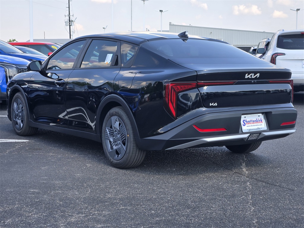 2025 Kia K4 LX photo 2