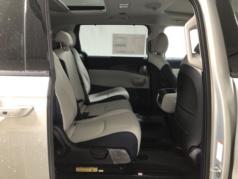 2026 Kia Carnival SX photo 10