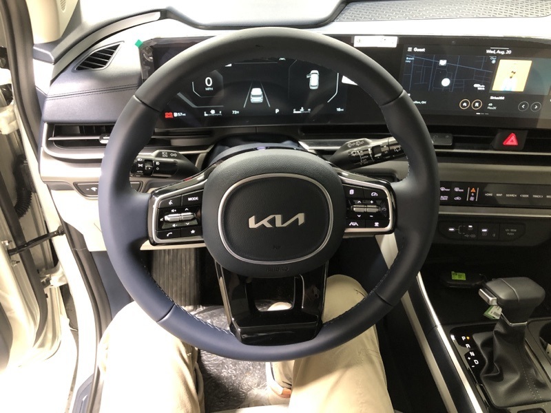 2026 Kia Carnival SX photo 26