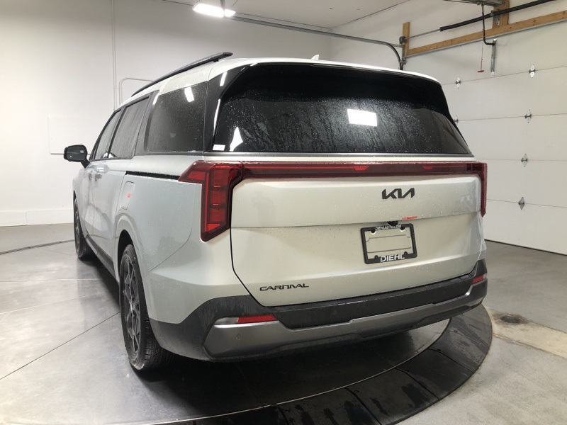 2026 Kia Carnival SX photo 5