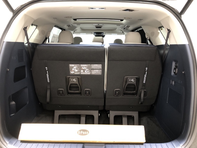 2026 Kia Carnival SX photo 8
