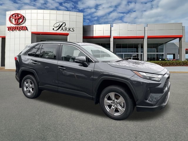 2025 Toyota RAV4 XLE's photo