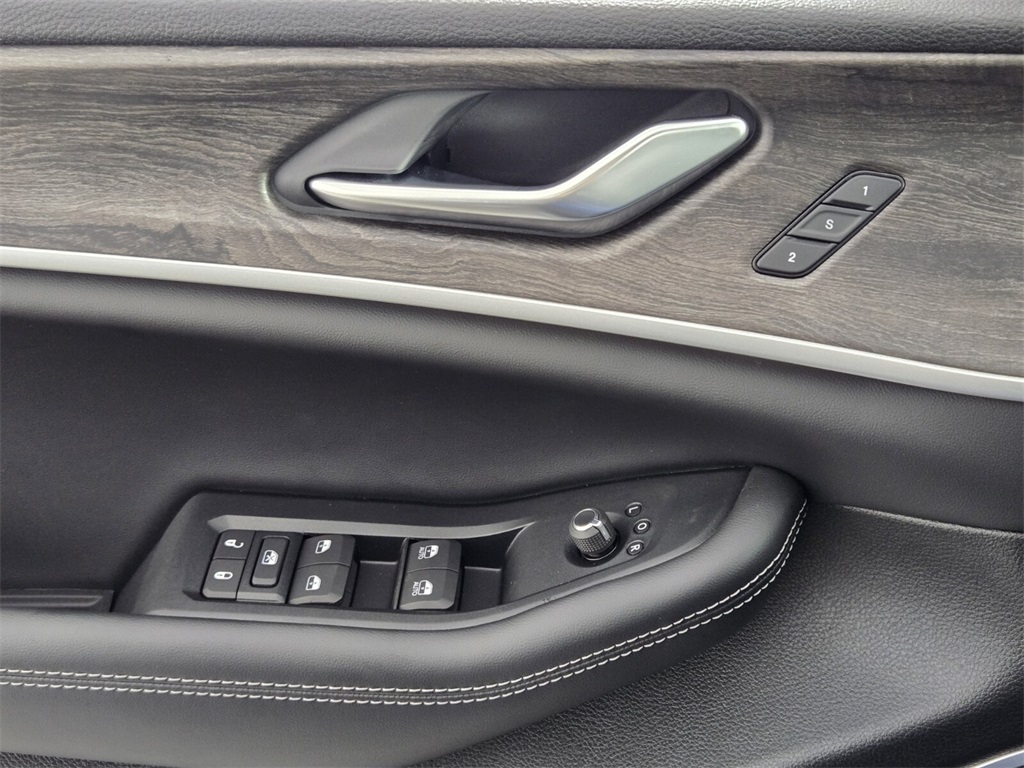 new 2025 Jeep Grand Cherokee L car, priced at $45,035