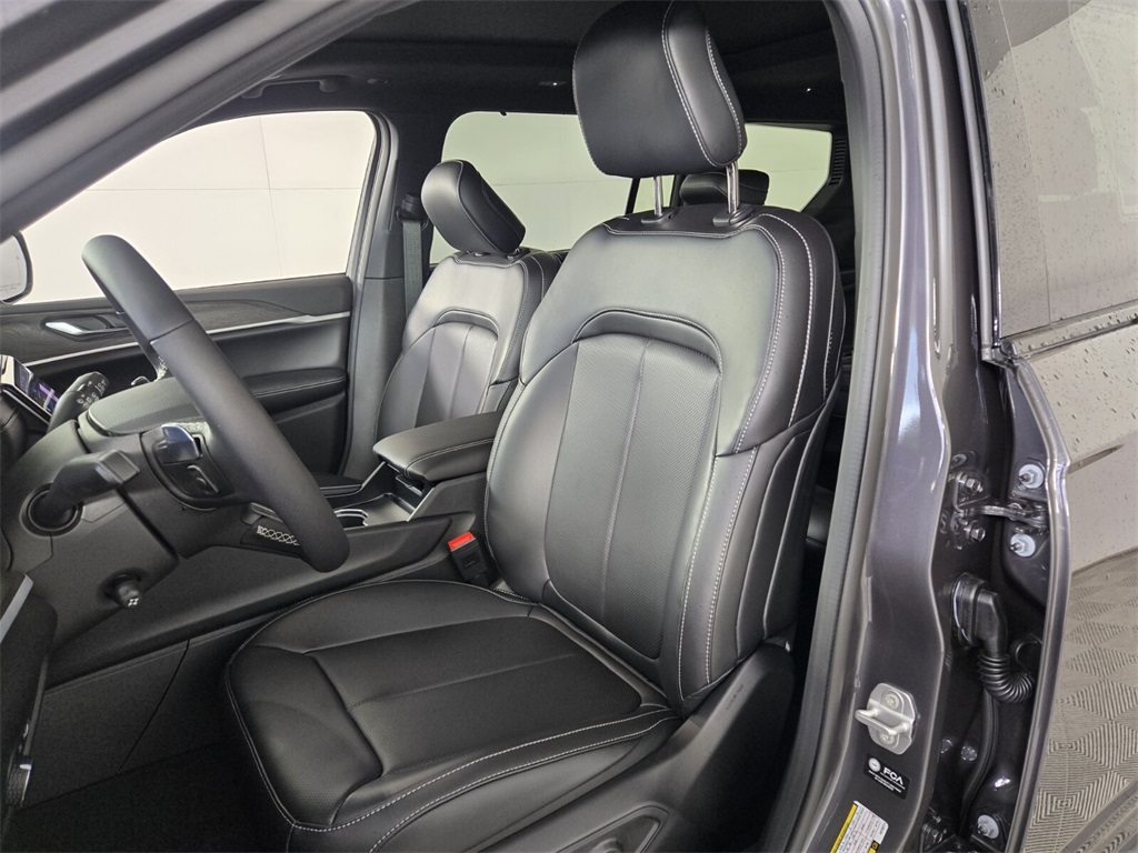 new 2025 Jeep Grand Cherokee L car, priced at $45,035