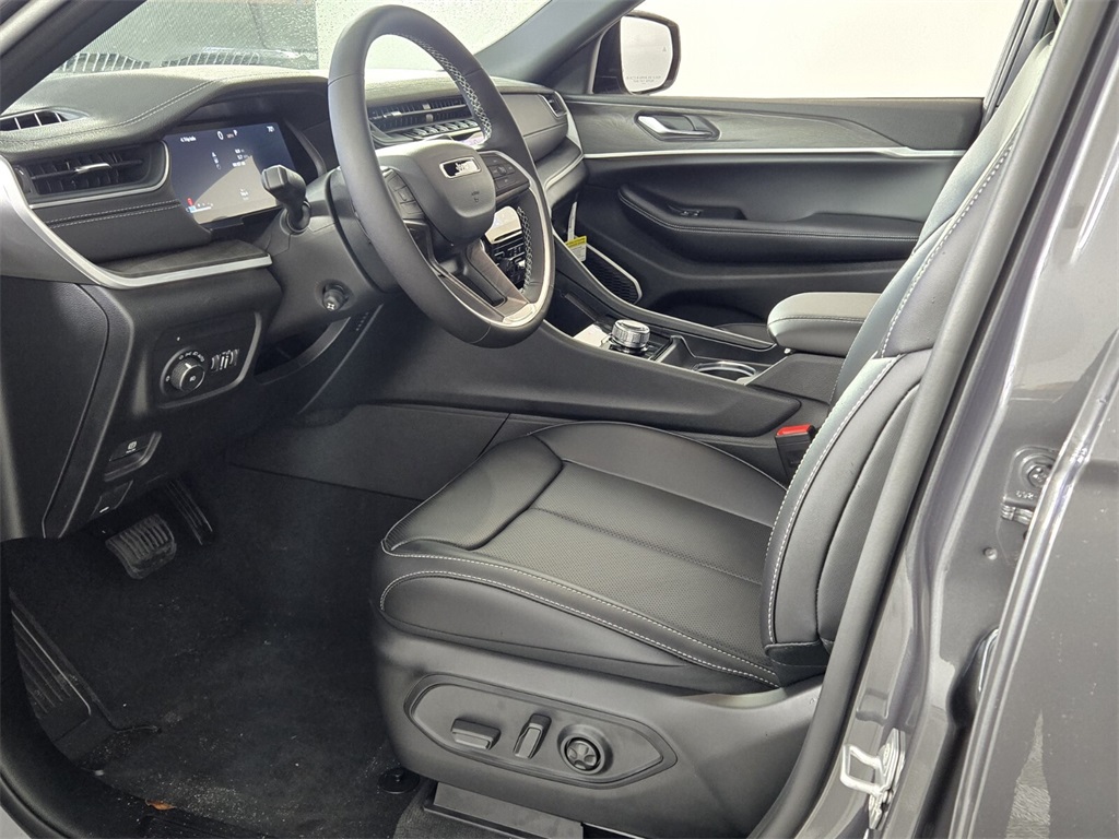 new 2025 Jeep Grand Cherokee L car, priced at $45,035