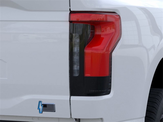 2025 Ford F-150 Lightning photo 19