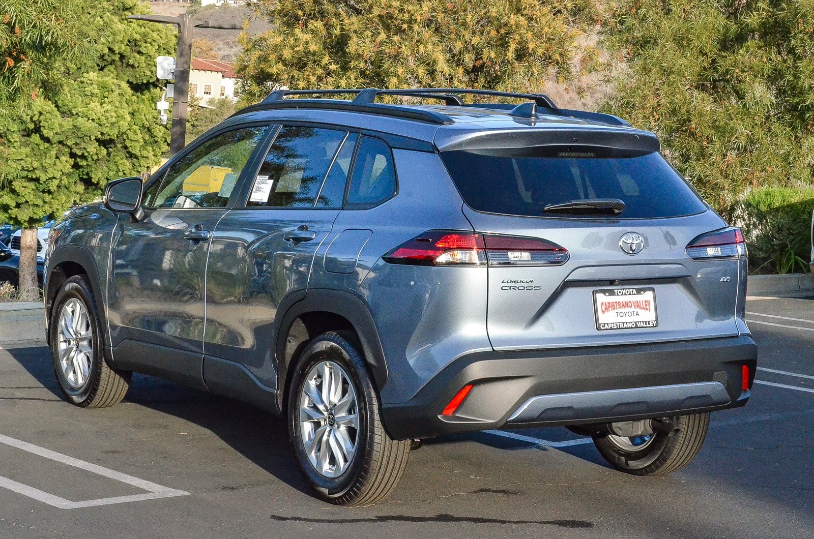 2026 Toyota Corolla Cross LE photo 4