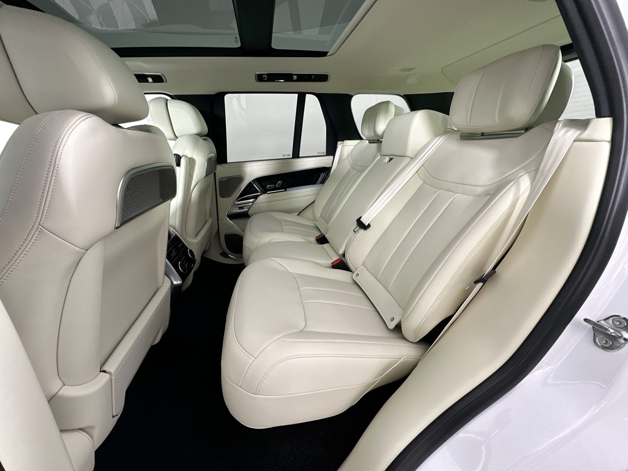 new 2026 Land Rover Range Rover car, priced at $189,460