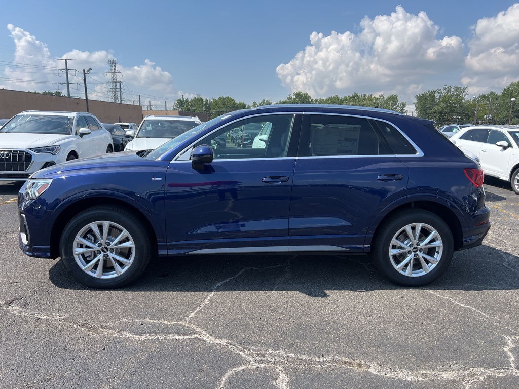 2025 Audi Q3 Premium S line photo 2