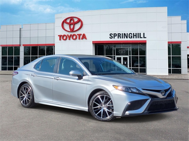 2023 Toyota Camry SE's photo