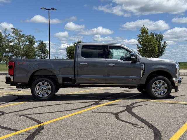 2025 Ford F-350 Super Duty Lariat