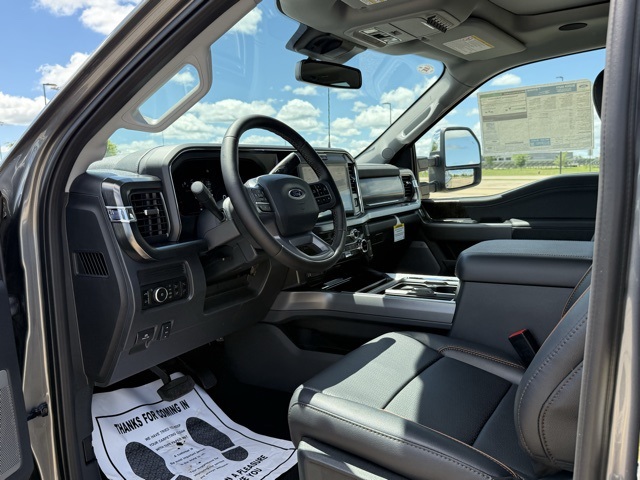 2025 Ford F-350 Super Duty Lariat