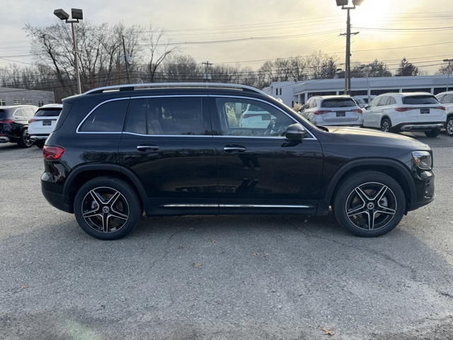 2026 Mercedes Benz GLB 250 4MATIC photo 2