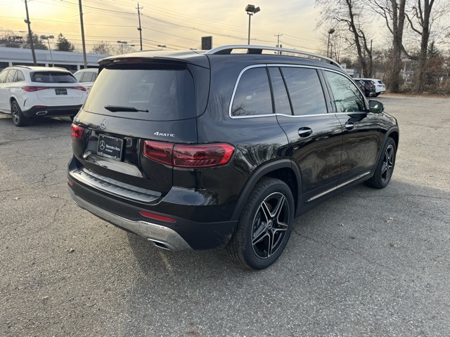 2026 Mercedes Benz GLB 250 4MATIC photo 3
