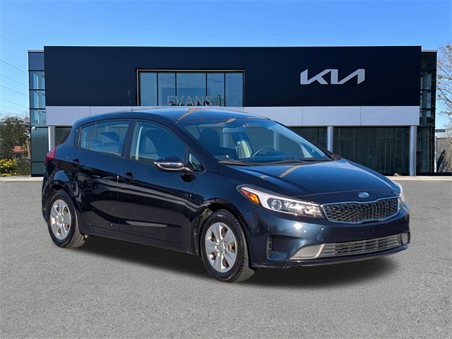 2017 Kia Forte5 LX's photo
