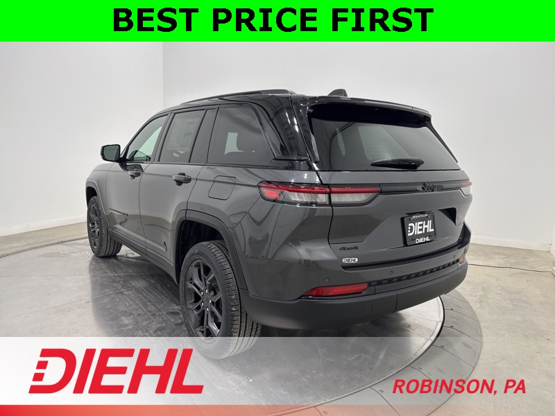 2025 Jeep Grand Cherokee Limited photo 3