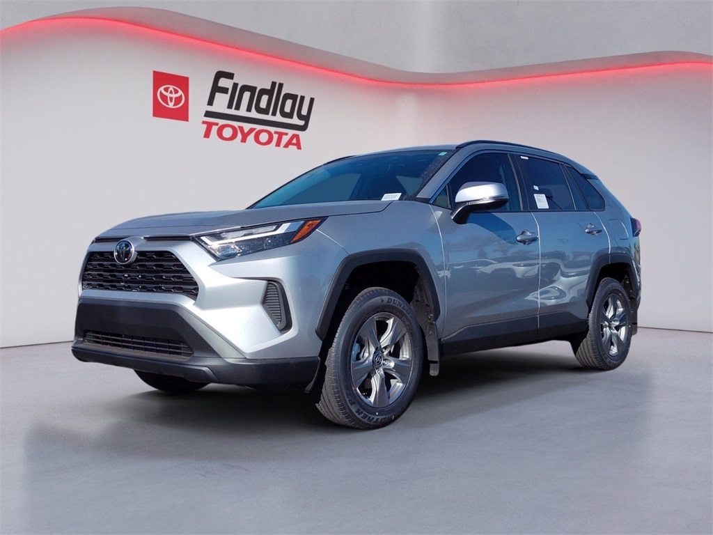 2025 Toyota RAV4 XLE's photo
