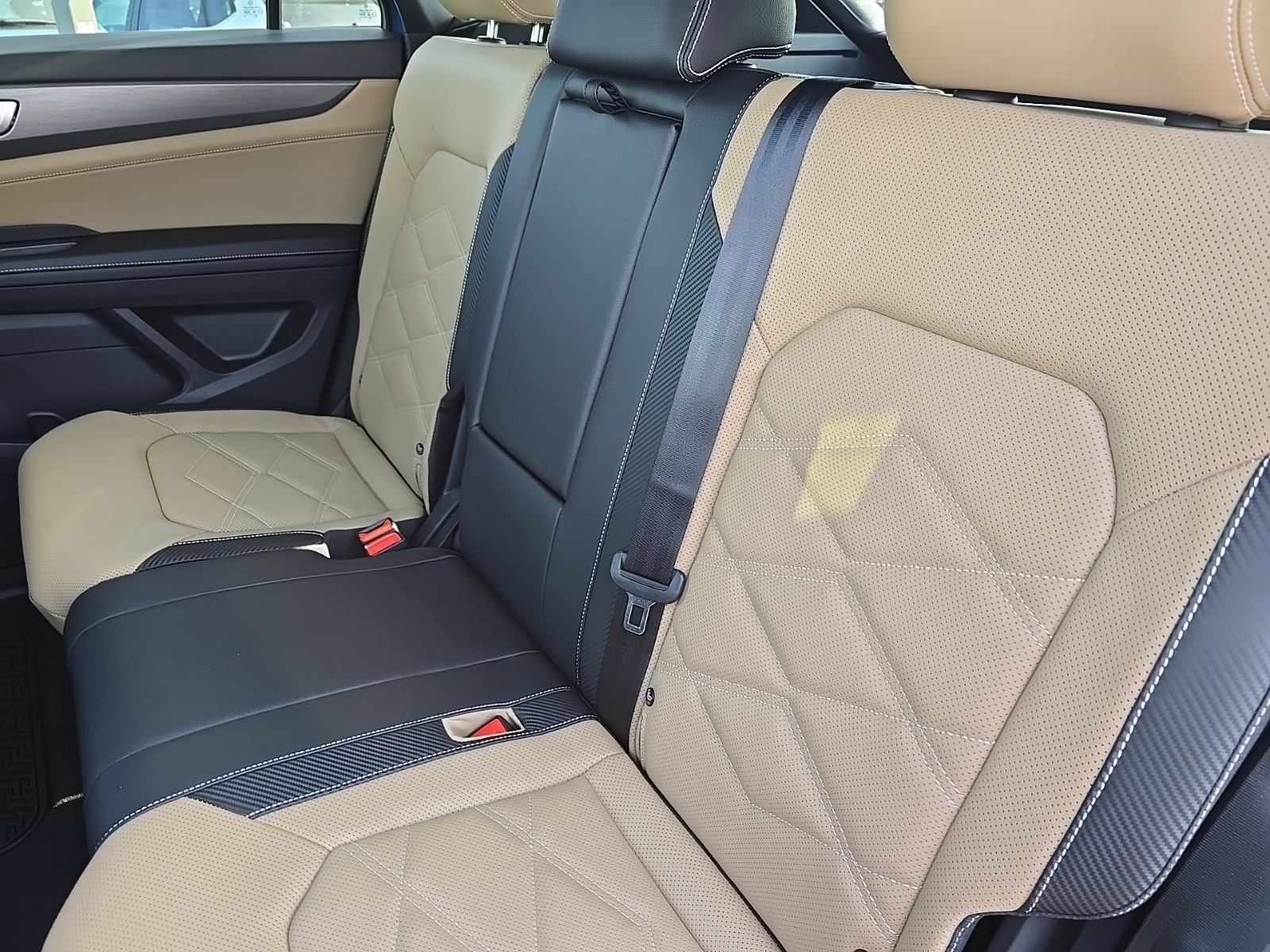 new 2026 Volkswagen Atlas Cross Sport car, priced at $38,723