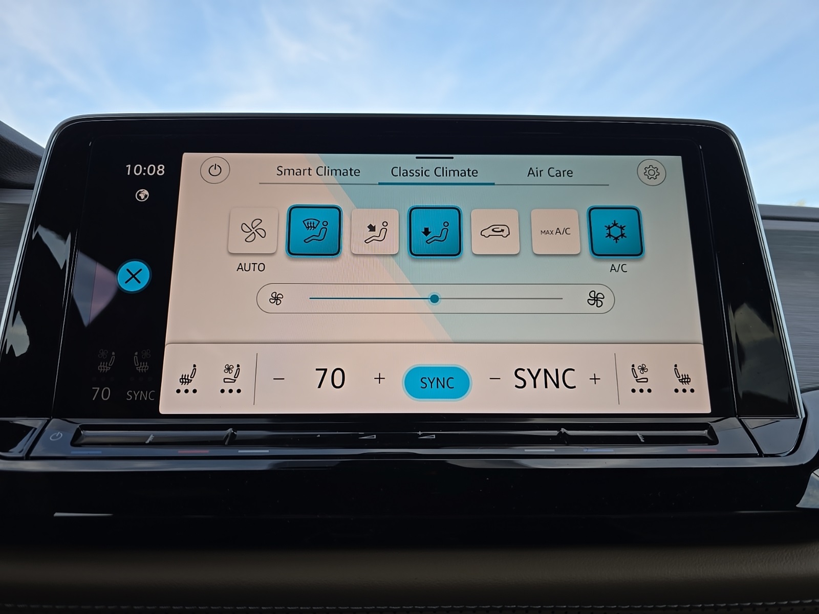 new 2026 Volkswagen Atlas Cross Sport car, priced at $38,723