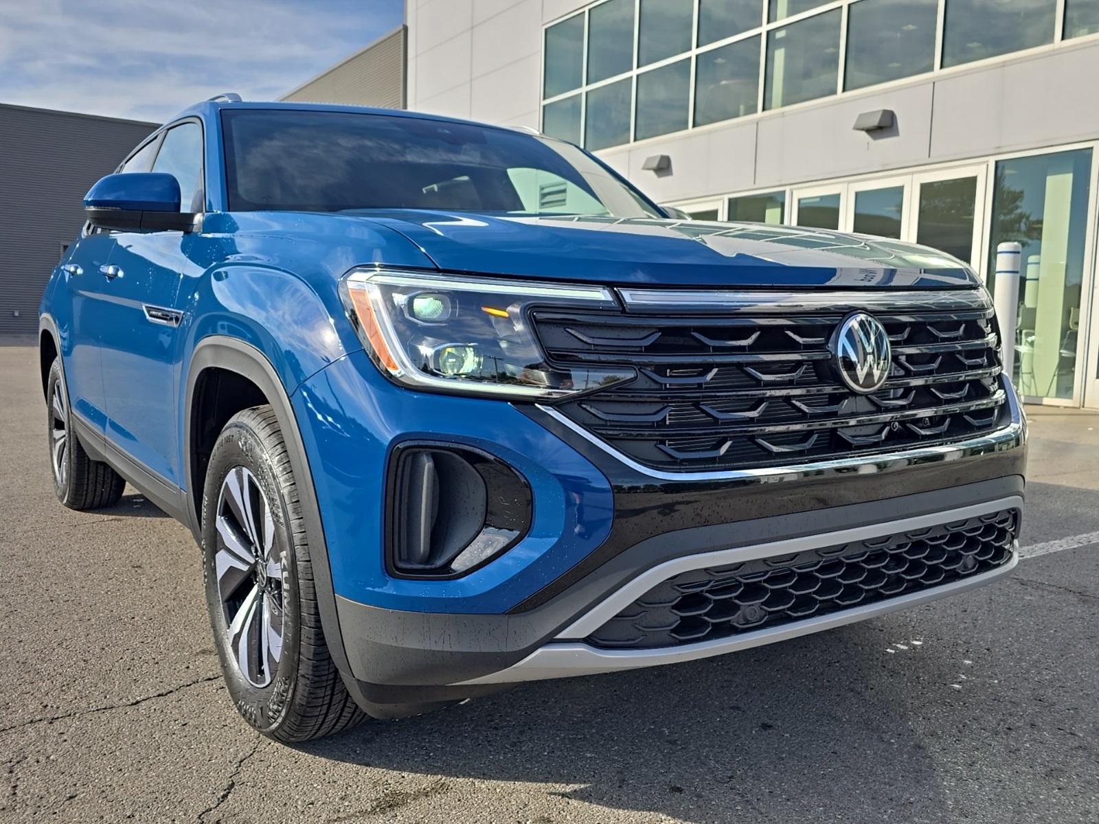 new 2026 Volkswagen Atlas Cross Sport car, priced at $38,723