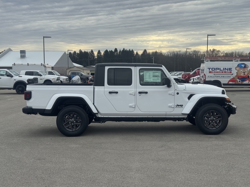 2026 Jeep Gladiator Sport S photo 2