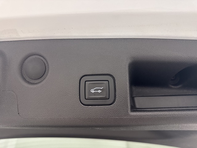 used 2024 Chevrolet Equinox car, priced at $22,900